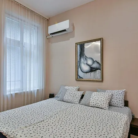 דירה Aposto Center House-6pp וארנה
