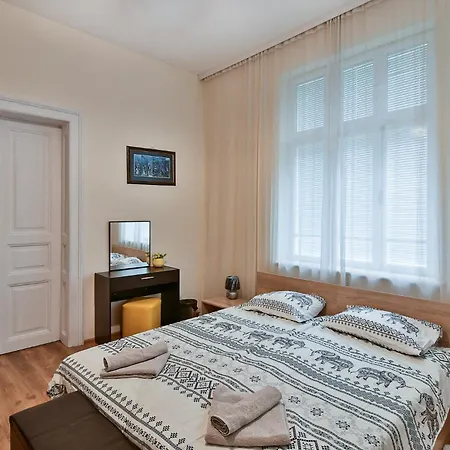 Apartment Aposto Center House-6pp
